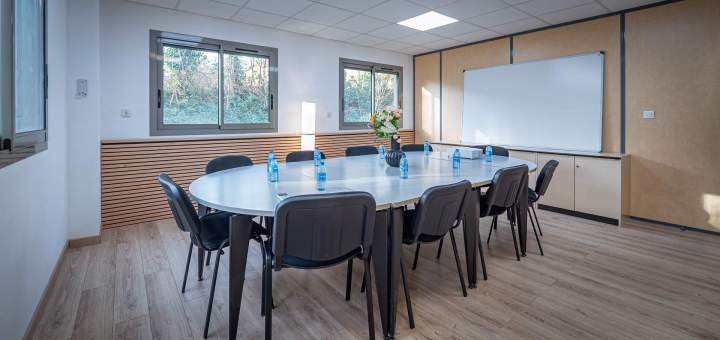 Salle de réunion équipée à louer Saint-Étienne