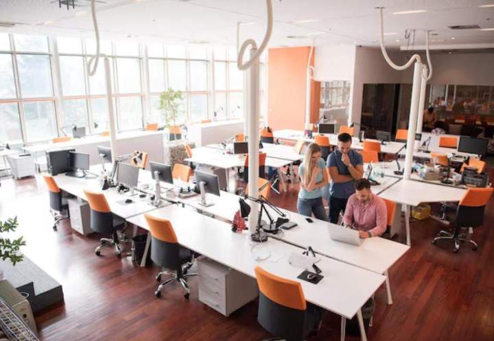 Une salle de coworking à Saint-Etienne